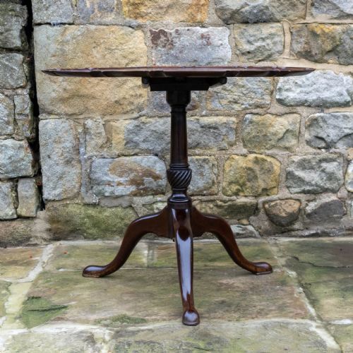 GEORGIAN PIE CRUST EDGE MAHOGANY TILTTOP TRIPOD SUPPER TABLE GEORGE III LATE C18TH - ADDITIONAL PHOTO 1