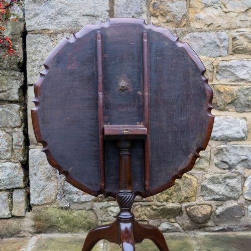 GEORGIAN PIE CRUST EDGE MAHOGANY TILTTOP TRIPOD SUPPER TABLE GEORGE III LATE C18TH - ADDITIONAL PHOTO 4