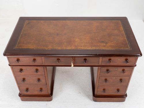 VICTORIAN MAHOGANY PEDESTAL DESK WITH LEATHER SKIVER - ADDITIONAL PHOTO 6