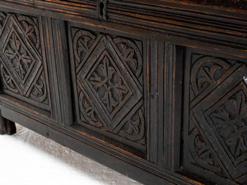 CHARLES II C17TH CARVED OAK PANELLED COFFER W SOLID PLANK LID C1675 CAROLEAN - ADDITIONAL PHOTO 5