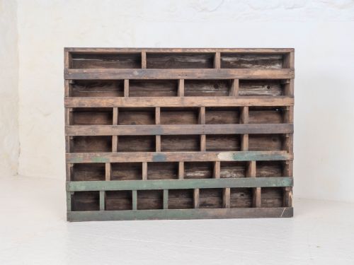 VINTAGE EARLY C20TH PINE INDUSTRIAL WORKSHOP PIGEON HOLES STORAGE - ADDITIONAL PHOTO 1