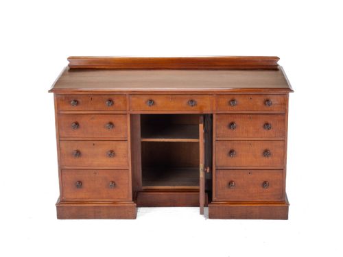 19TH CENTURY VICTORIAN MAHOGANY KNEEHOLE DESK CIRCA 1870 - ADDITIONAL PHOTO 11