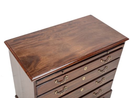 GEORGE II MAHOGANY BACHELORS CHEST OF DRAWERS WITH BRUSHING SLIDE C1750 GEORGIAN - ADDITIONAL PHOTO 2