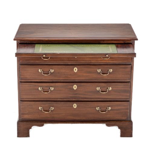 GEORGE II MAHOGANY BACHELORS CHEST OF DRAWERS WITH BRUSHING SLIDE C1750 GEORGIAN - ADDITIONAL PHOTO 4