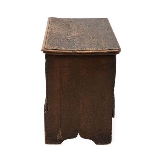 18TH CENTURY ELM AND PINE SIX PLANK COFFER WITH 19TH CENTURY FOLK ART DECORATION - ADDITIONAL PHOTO 10