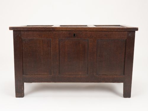 SMALL GEORGE II GEORGE III OAK PANELLED COFFER C17301770 - ADDITIONAL PHOTO 4