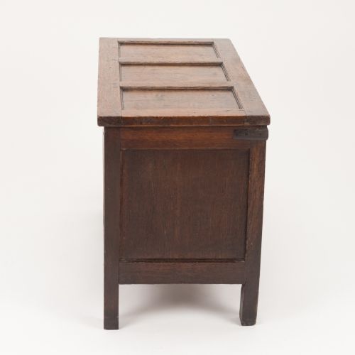 SMALL GEORGE II GEORGE III OAK PANELLED COFFER C17301770 - ADDITIONAL PHOTO 7