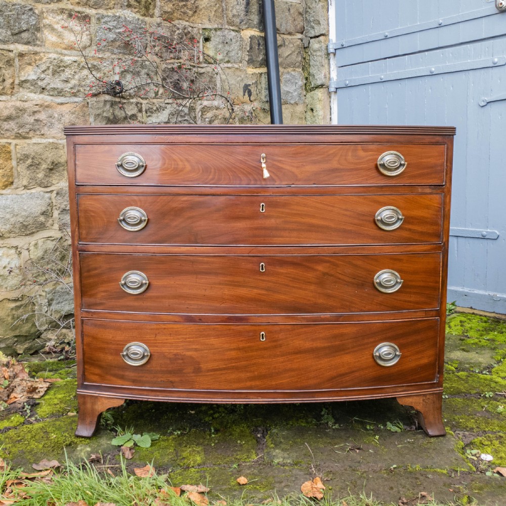 Georgian Mahogany Bow Front Chest of Drawers C1800 (George III)