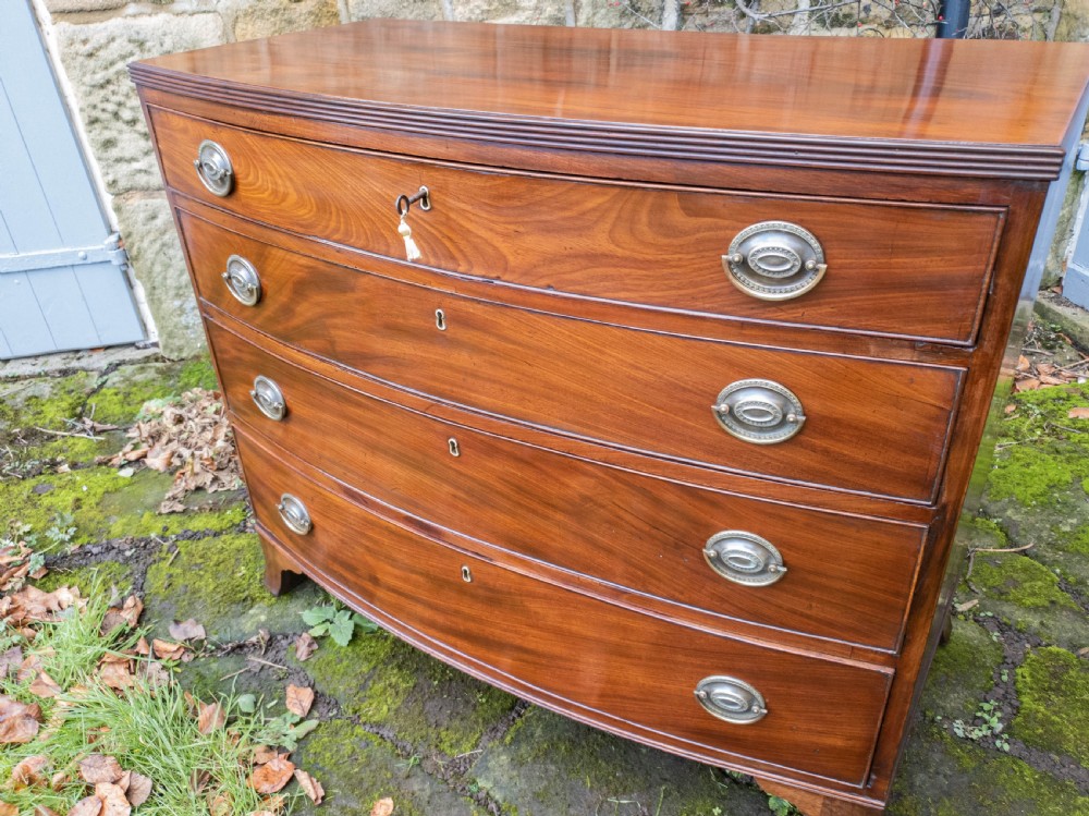 Georgian Mahogany Bow Front Chest of Drawers C1800 (George III) View VI