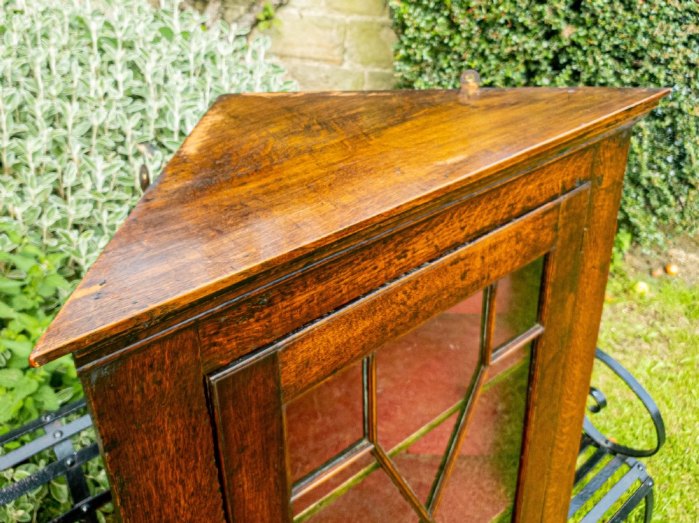 Georgian Astragal Glazed Oak Wall Hanging Corner Cabinet C1775 (George III) View V