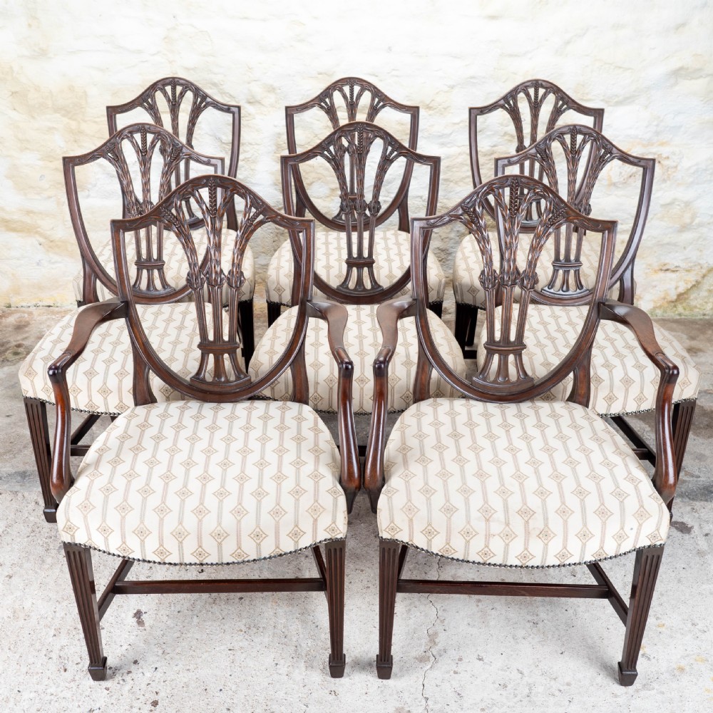 Set of 8 Georgian Hepplewhite Mahogany Dining Chairs & Carvers C19th