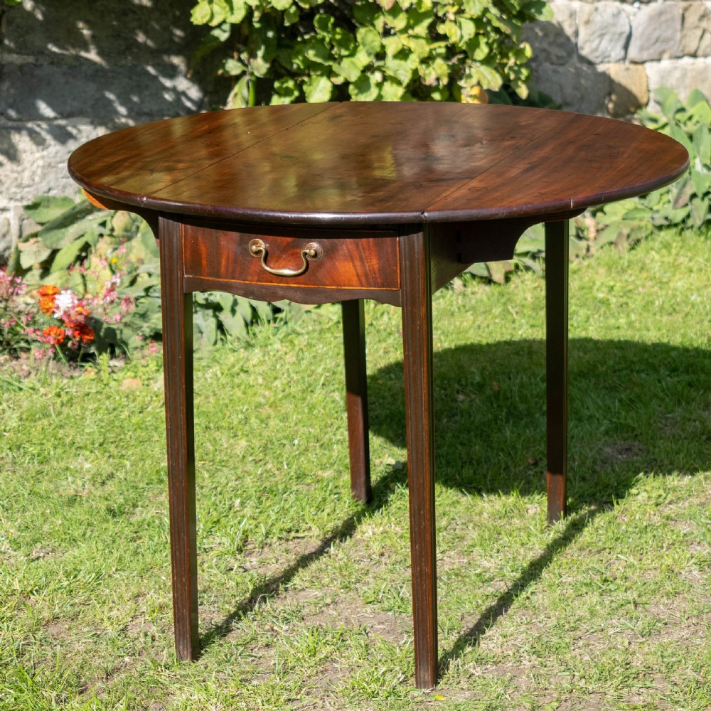 Georgian Mahogany Round Drop Leaf Table C1770 (George III) View II