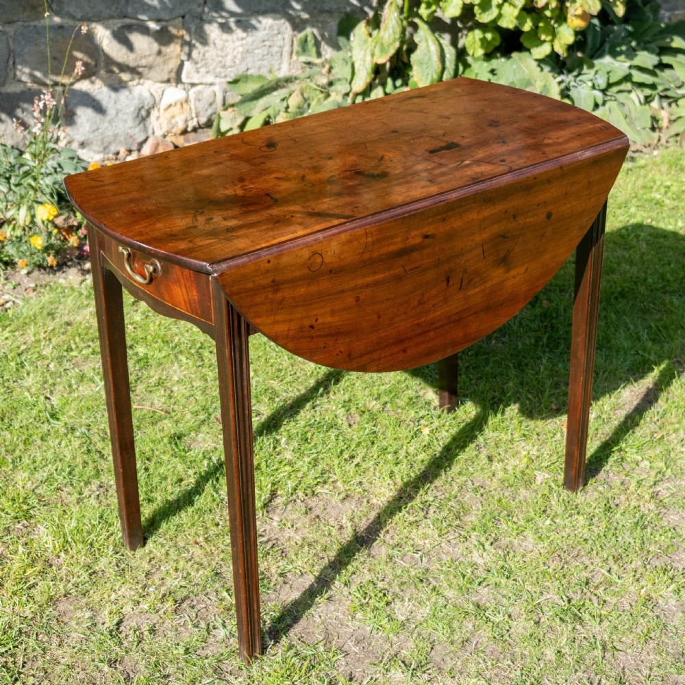 Georgian Mahogany Round Drop Leaf Table C1770 (George III) View IV