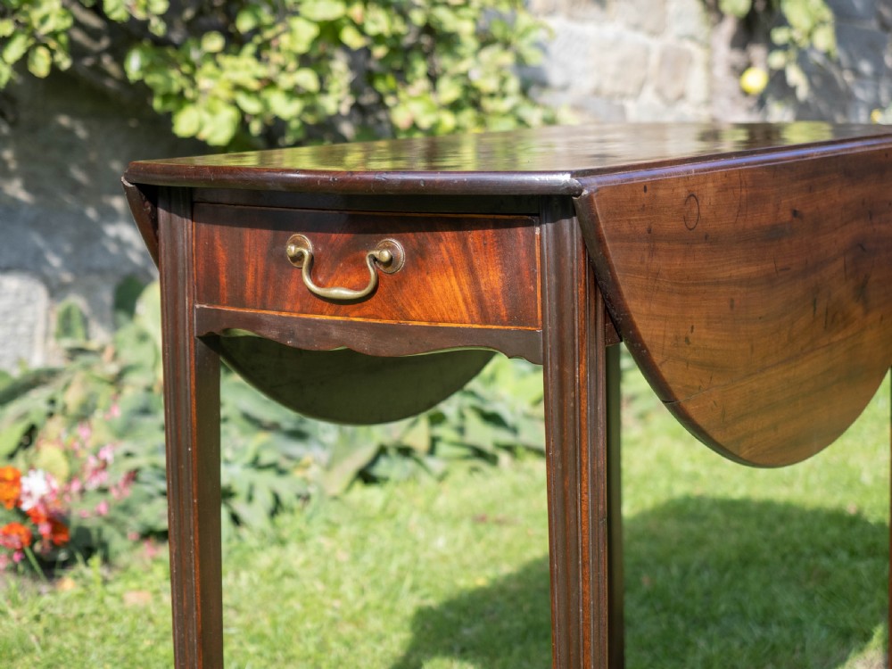 Georgian Mahogany Round Drop Leaf Table C1770 (George III) View V