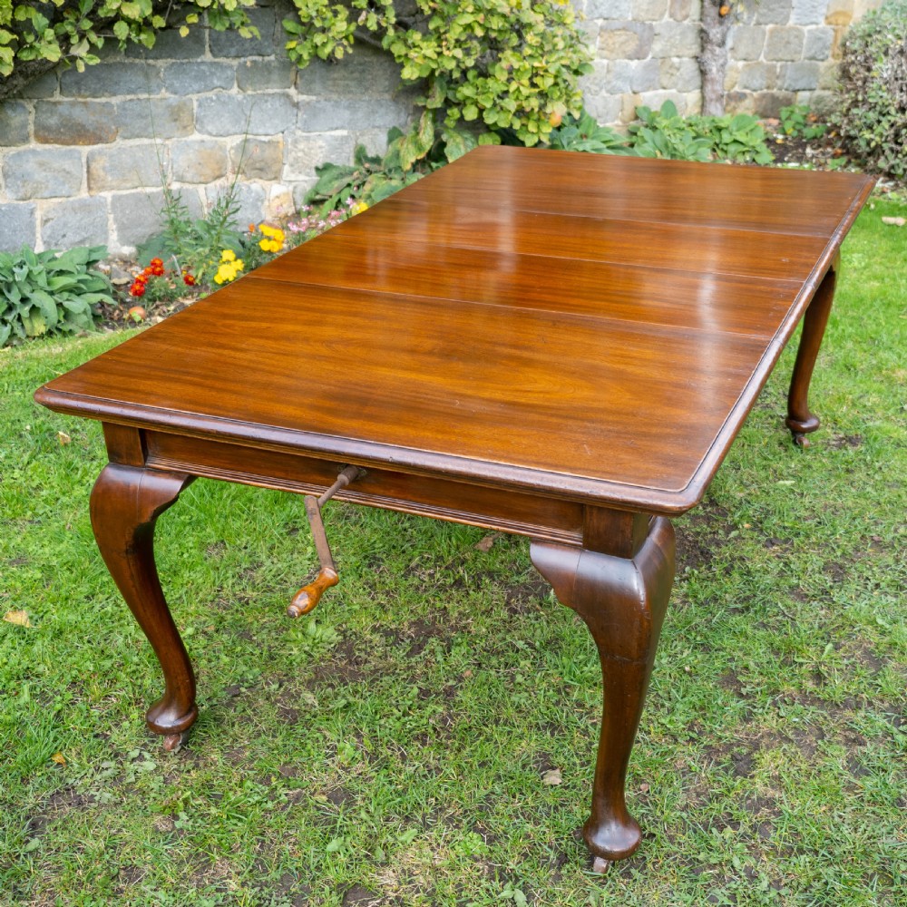 Victorian Mahogany 6ft Extending Dining Table with Joseph Fitter Mechanism & Queen Anne Legs