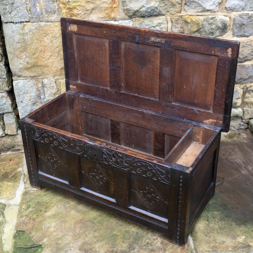 George I Oak Small Panelled Carved Yorkshire Coffer C1722 (Chest or Kist) View X