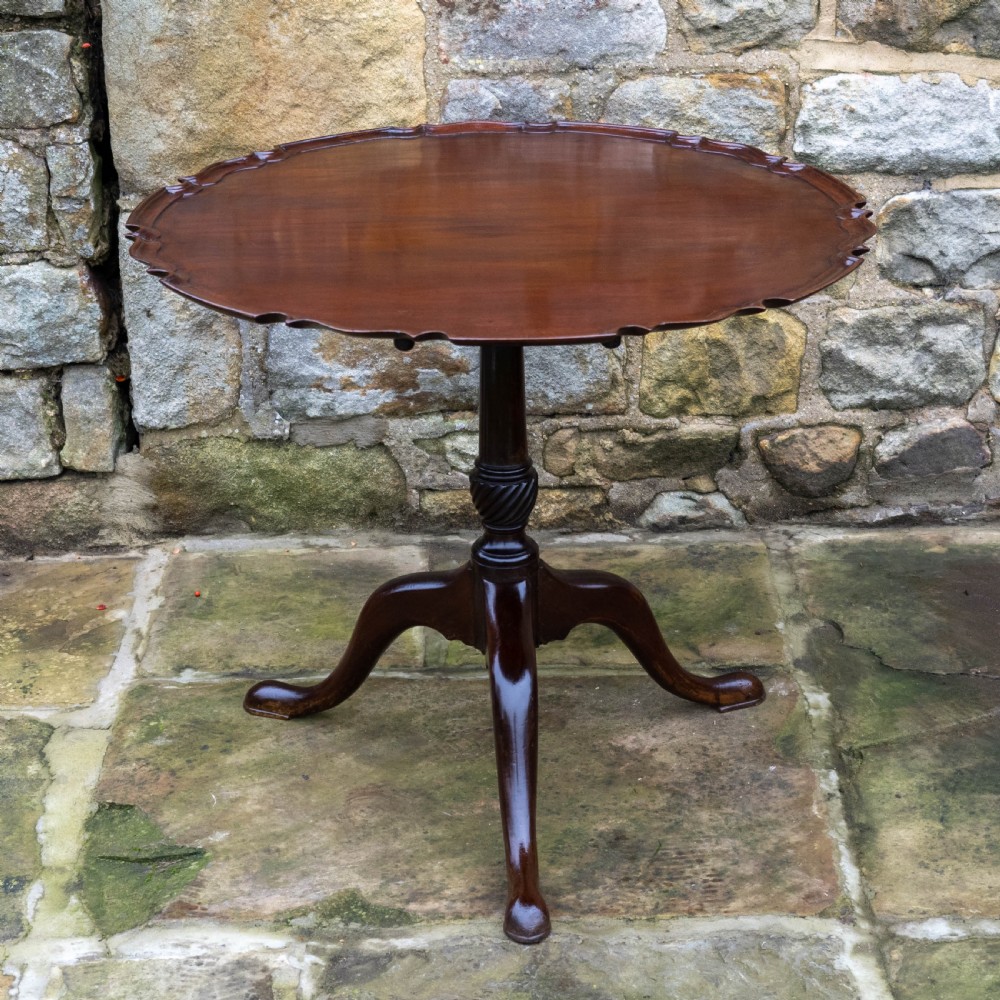 Georgian Pie Crust Edge Mahogany Tilt-Top Tripod Supper Table (George III Late C18th)
