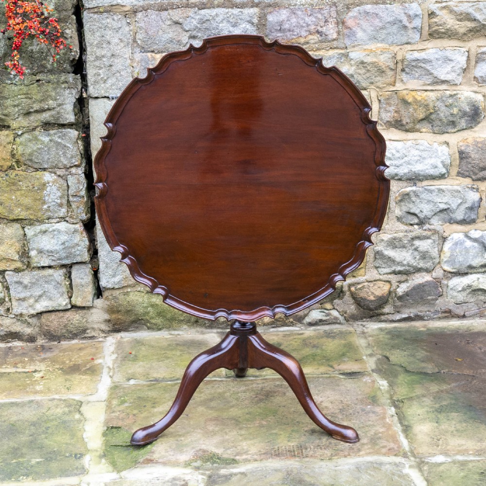 Georgian Pie Crust Edge Mahogany Tilt-Top Tripod Supper Table (George III Late C18th) View VI