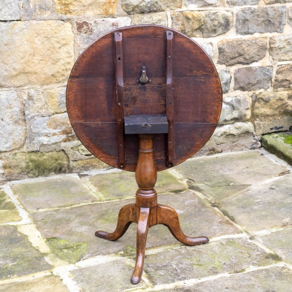 George II Oak Tilt Top Country Tripod Supper Table  (Georgian) View XI
