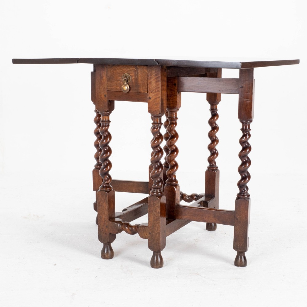 Queen Anne Red Walnut Small Barley-Twist Gateleg Drop Leaf Side Table View VII