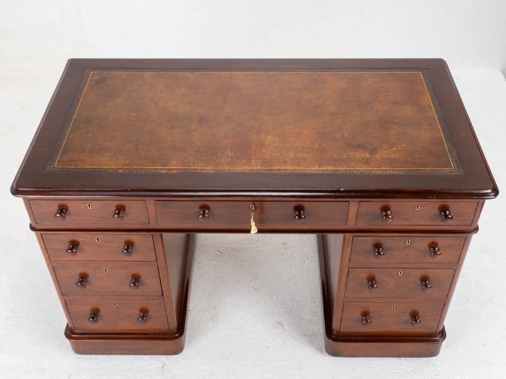 Victorian Mahogany Pedestal Desk with Leather Skiver View VII