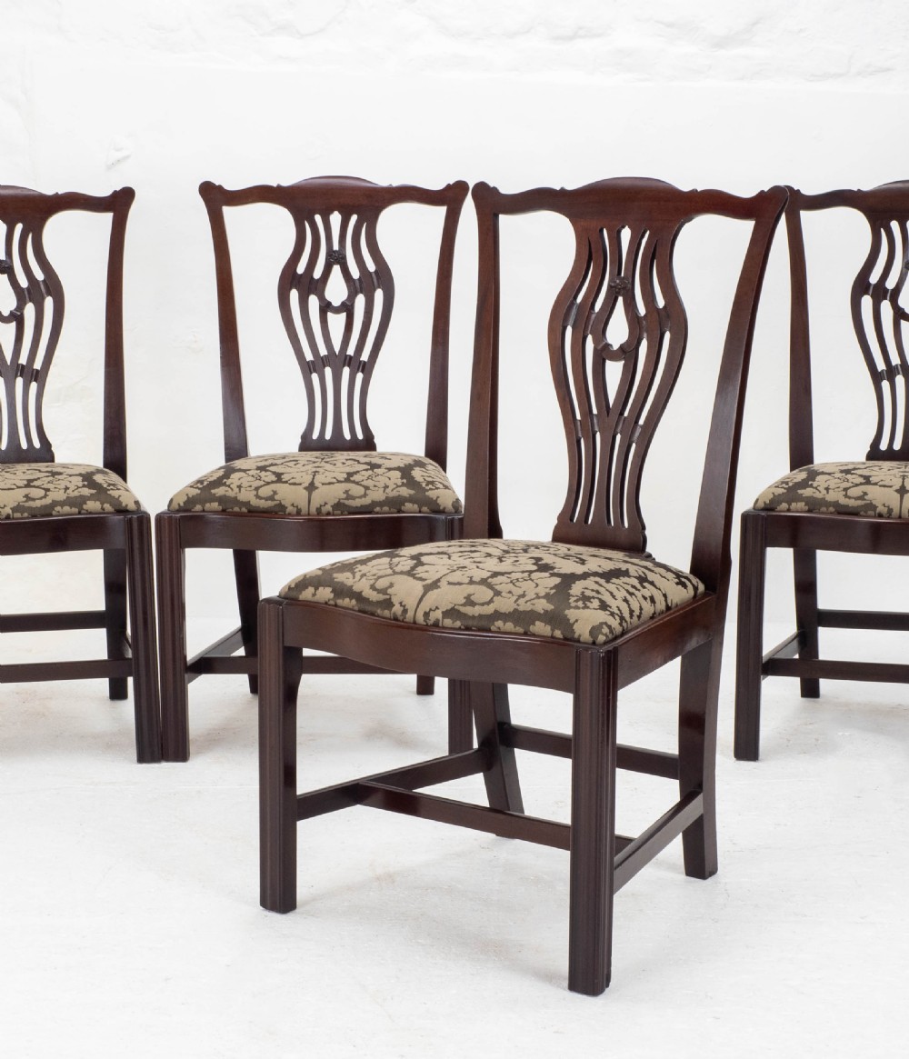 Georgian Chippendale Mahogany Set of 4 Dining Chairs (George III)