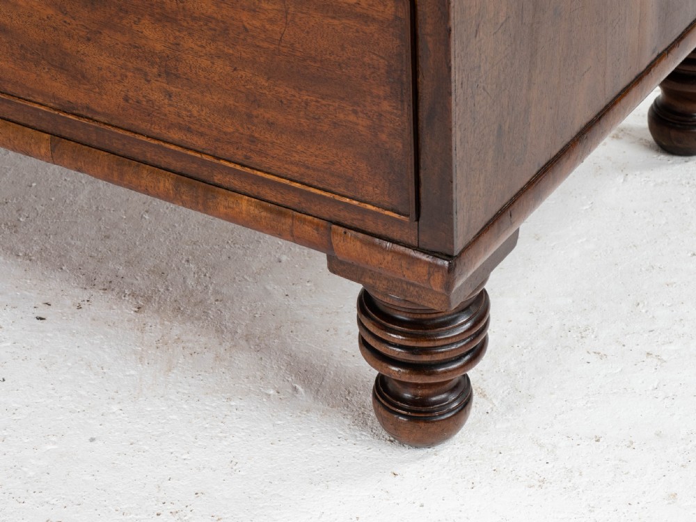 Georgian Straight Front Mahogany Chest of Drawers in the Manner of Gillows C1810 View XII