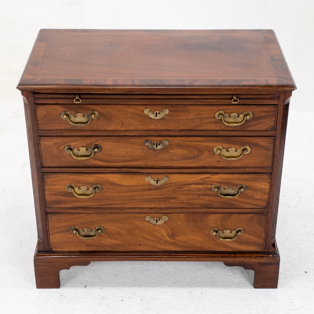 Georgian Mahogany Inlaid Bachelors Chest of Drawers (George II/III) View XIX