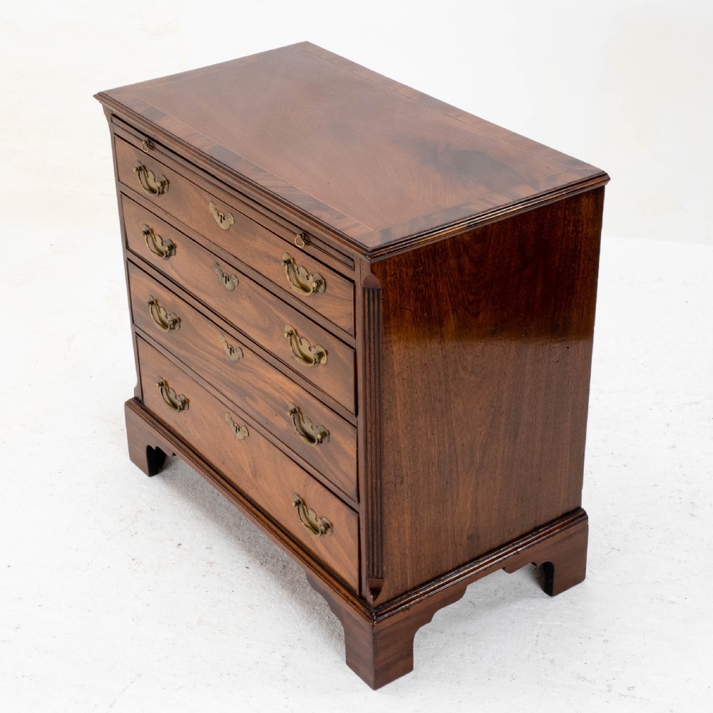 Georgian Mahogany Inlaid Bachelors Chest of Drawers (George II/III) View XXIII