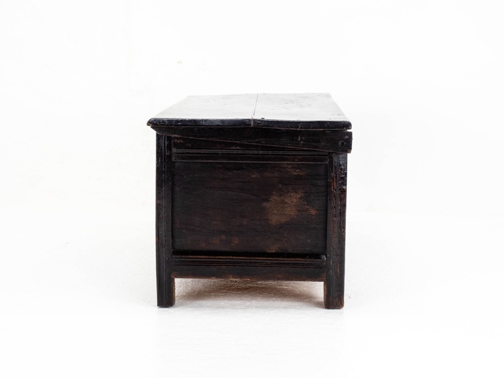 Charles II C17th Carved Oak Panelled Coffer w/ Solid Plank Lid C1675 (Carolean) View XV