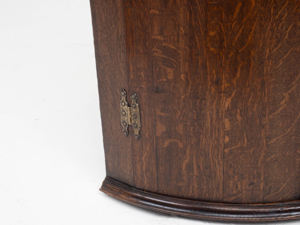 George III Oak Bow Front Wall Hanging Corner Cabinet (Georgian) View XI