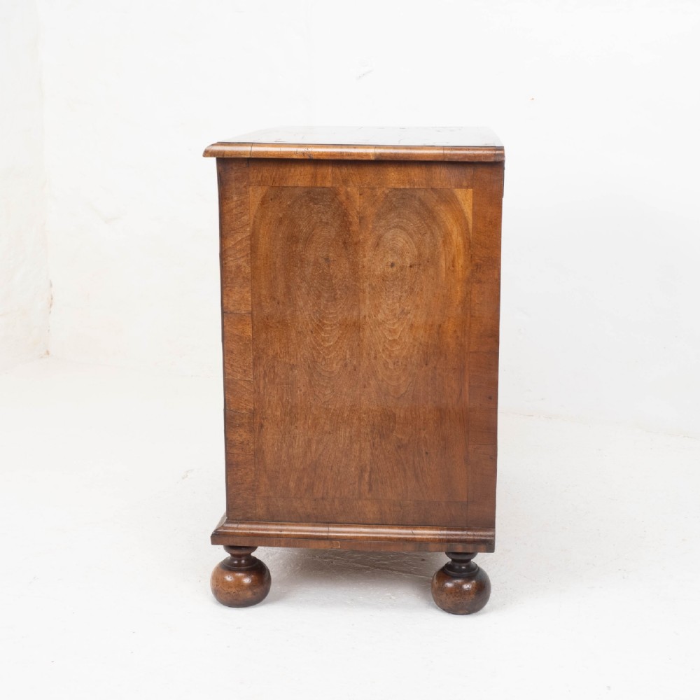 Queen Anne Walnut & Featherbanded Chest of Drawers / Commode Late C17th View V