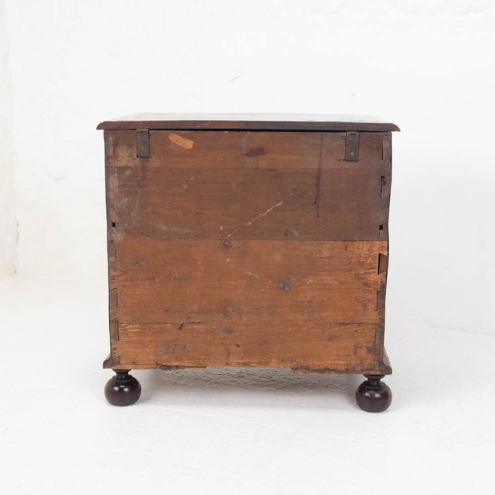 Queen Anne Walnut & Featherbanded Chest of Drawers / Commode Late C17th View X