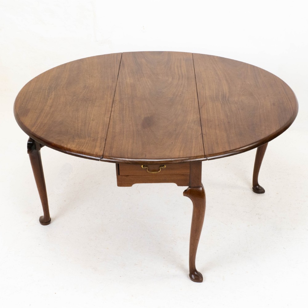 Irish George II Mahogany Drop Leaf Oval Dining Table Mid C18th (Georgian)