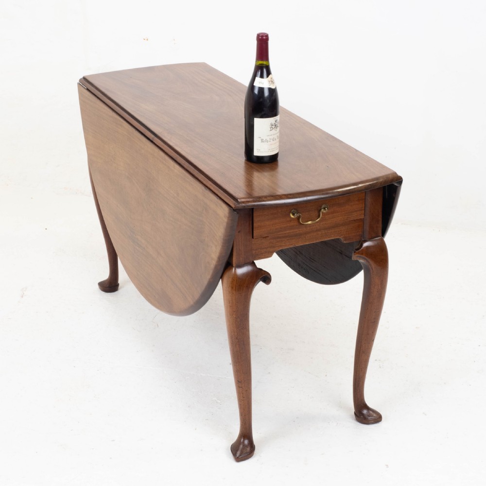 Irish George II Mahogany Drop Leaf Oval Dining Table Mid C18th (Georgian) View III