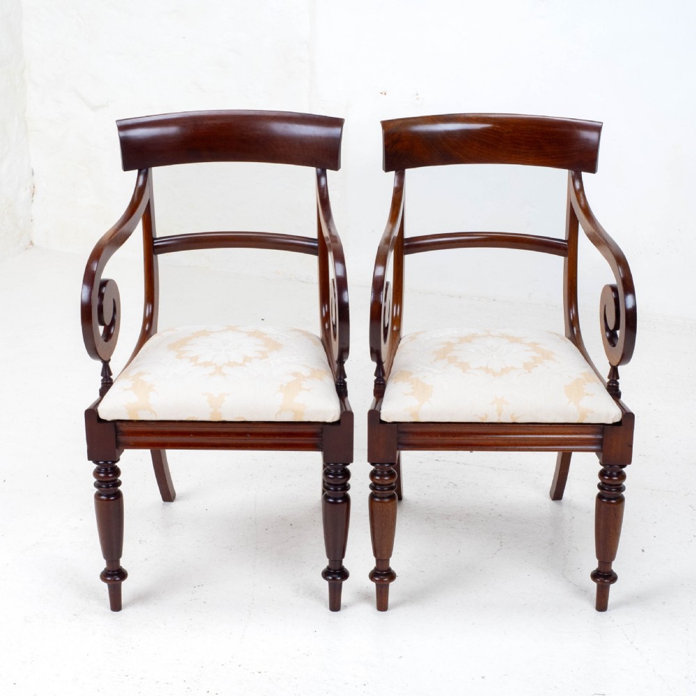Victorian Set of 8 Mahogany Bar Back Dining Chairs Carvers C1850 View V