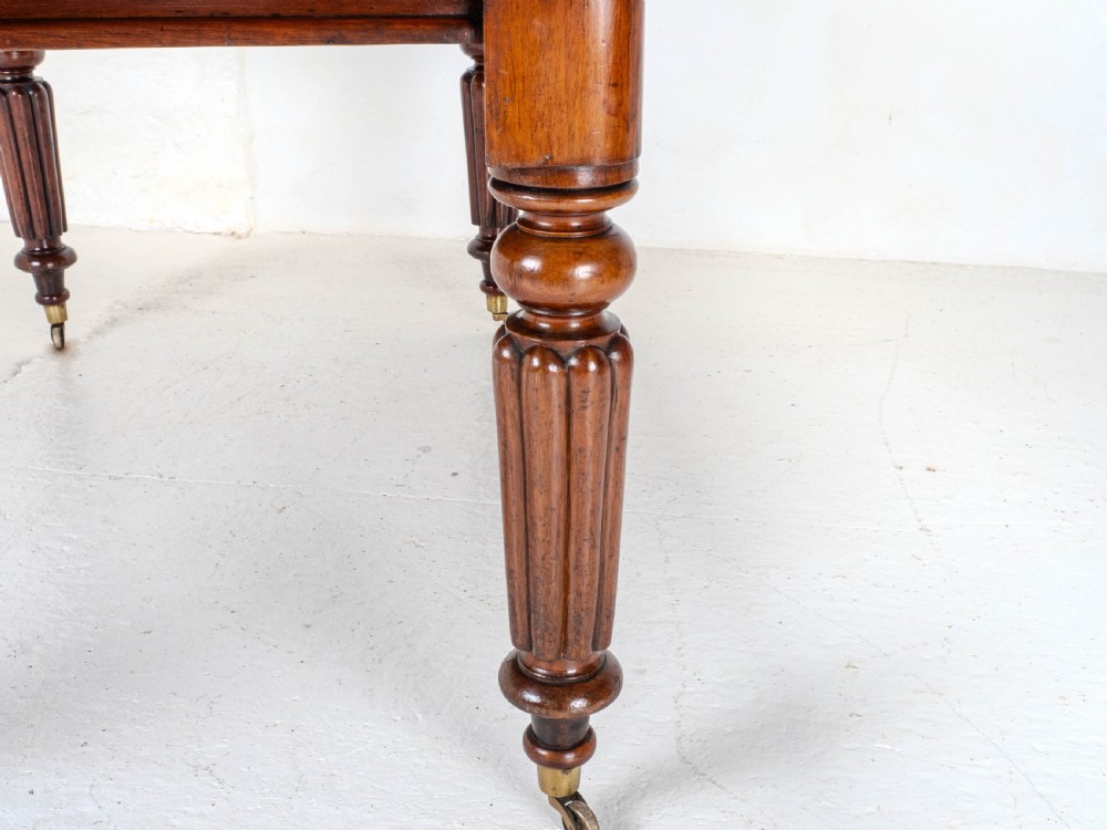 Victorian Small Mahogany Wind-out Extending Dining Table C1870 (Joseph Fitter) View IX