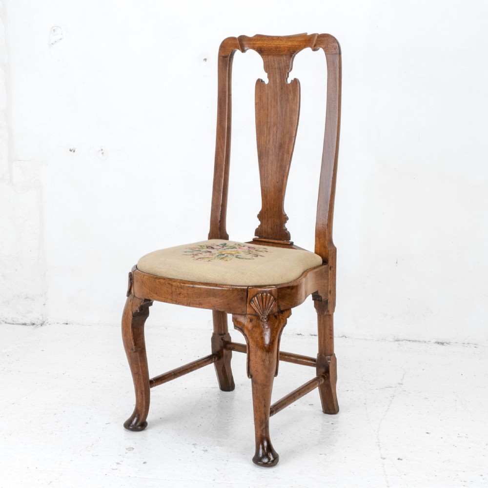 George I / Queen Anne Early C18th Carved Walnut Tapestry Upholstered Side Chair (Georgian)