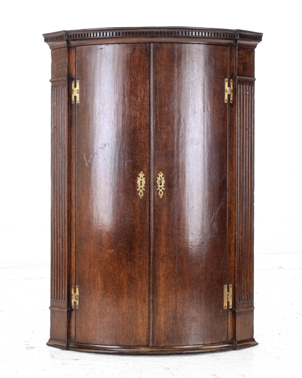 C.18th Georgian Oak Bow Front Corner Cabinet Wall Mounted (George III)