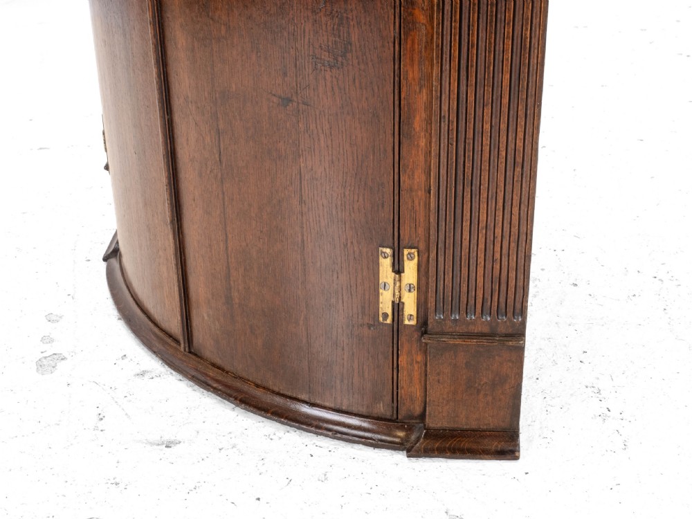 C.18th Georgian Oak Bow Front Corner Cabinet Wall Mounted (George III) View VIII