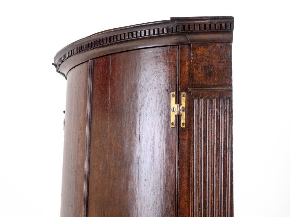 C.18th Georgian Oak Bow Front Corner Cabinet Wall Mounted (George III) View IX