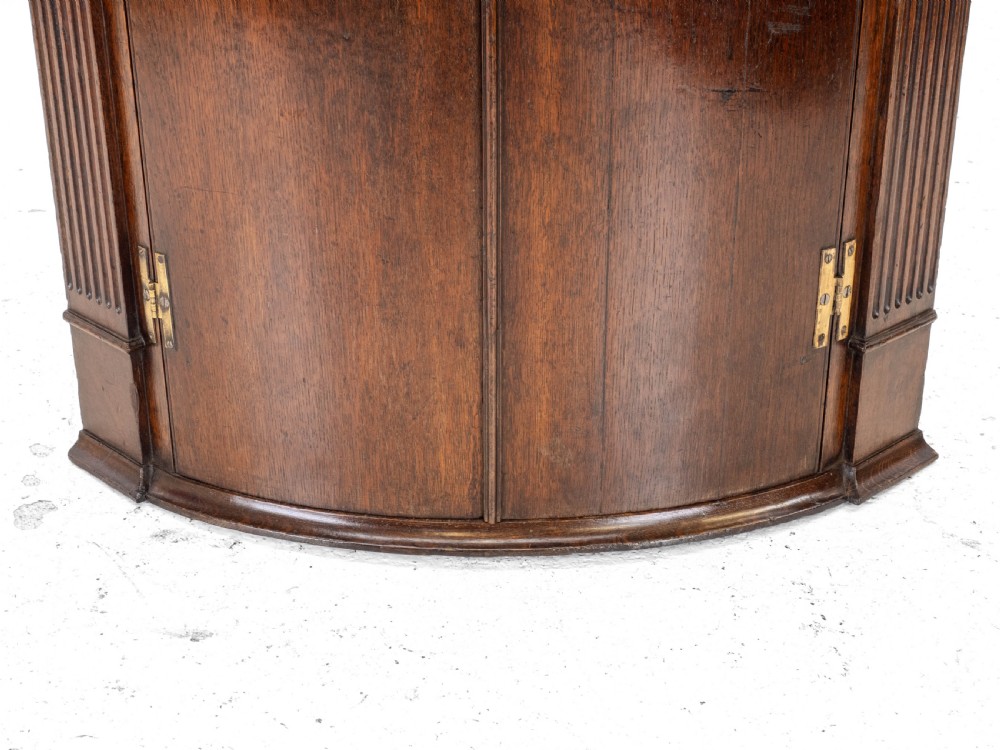 C.18th Georgian Oak Bow Front Corner Cabinet Wall Mounted (George III) View X