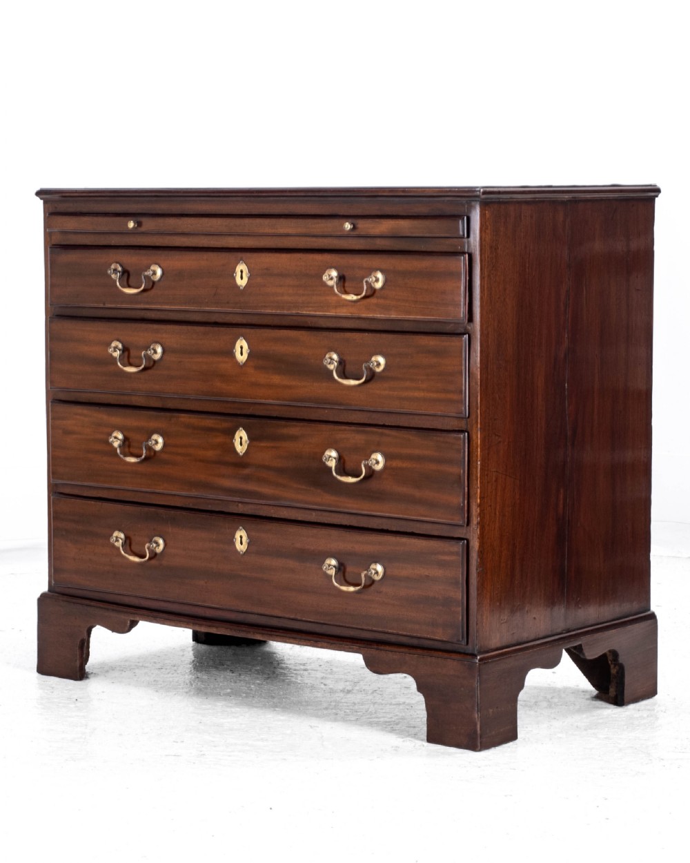 Georgian Bachelors Chest of Drawers Mahogany, Oak Lined, 3rd Quarter C.18th (George III)