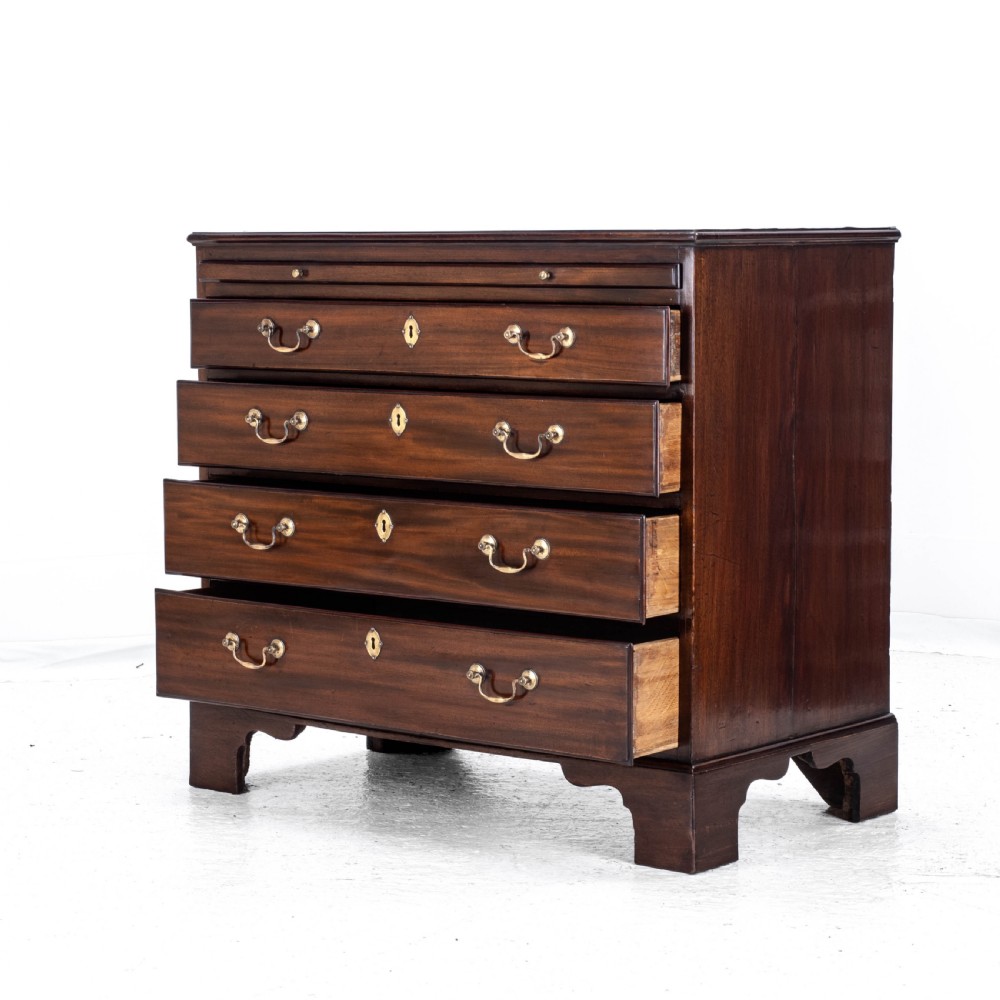 Georgian Bachelors Chest of Drawers Mahogany, Oak Lined, 3rd Quarter C.18th (George III) View V