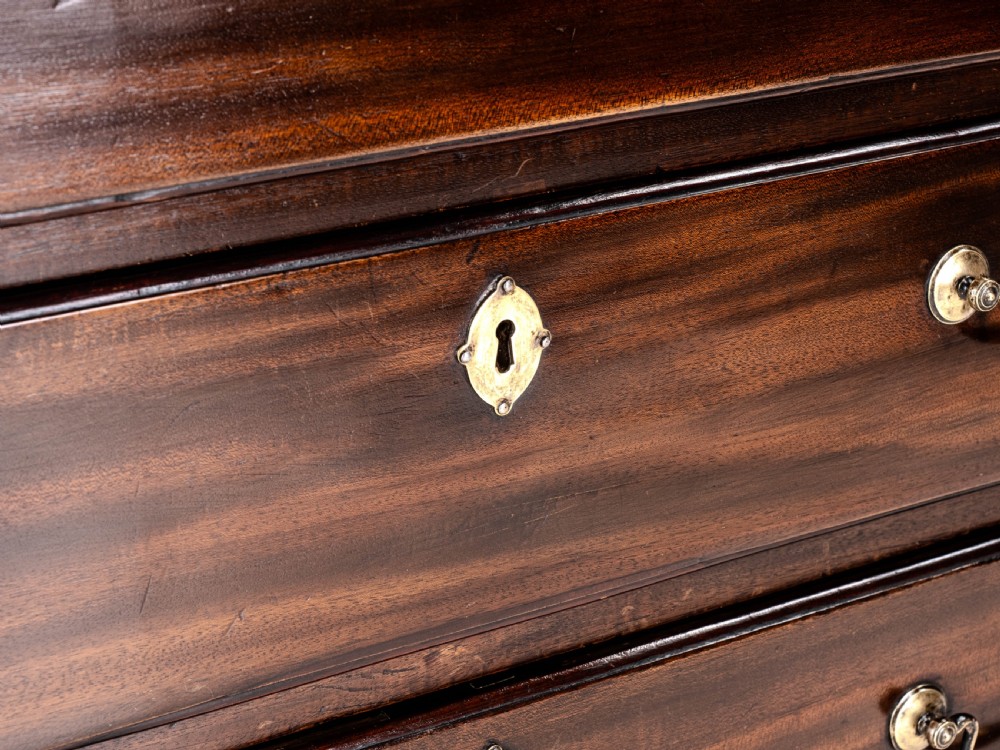 Georgian Bachelors Chest of Drawers Mahogany, Oak Lined, 3rd Quarter C.18th (George III) View XII