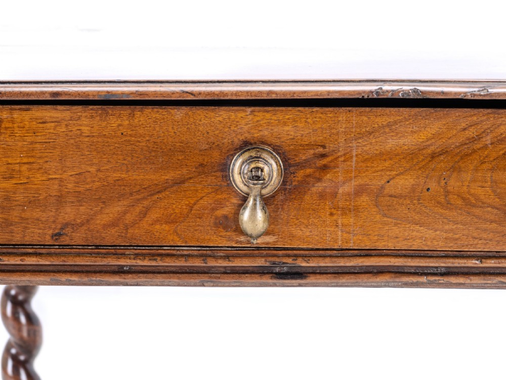 Late c.17th Walnut Barley Twist Side Table with Drawer (Carolean Country Small Occasional Lamp) View XXIV