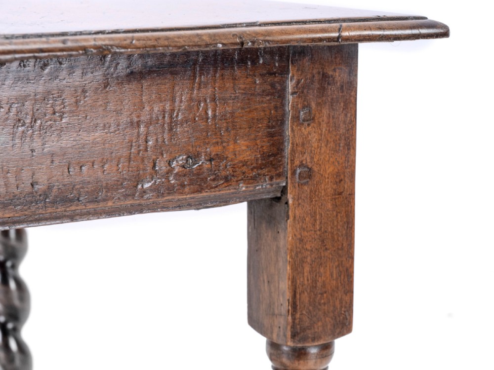 Late c.17th Walnut Barley Twist Side Table with Drawer (Carolean Country Small Occasional Lamp) View XXVII