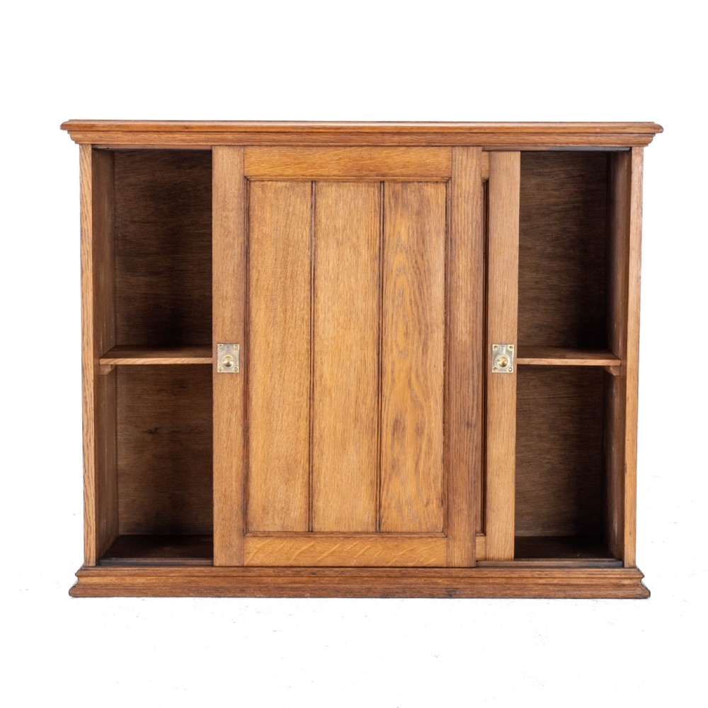 Solid Oak Sliding Panel Door Cabinet C1930 (Antique) View V
