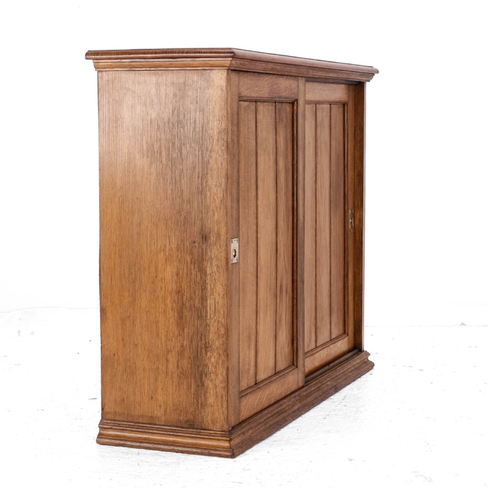 Solid Oak Sliding Panel Door Cabinet C1930 (Antique) View VI
