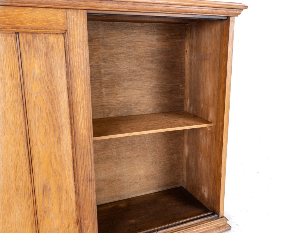 Solid Oak Sliding Panel Door Cabinet C1930 (Antique) View VIII